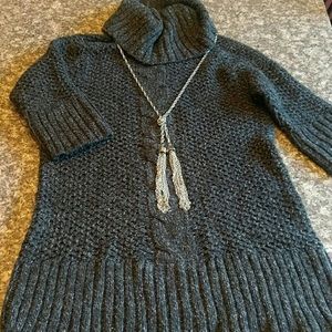 Grey Tunic Sweater: Kenar